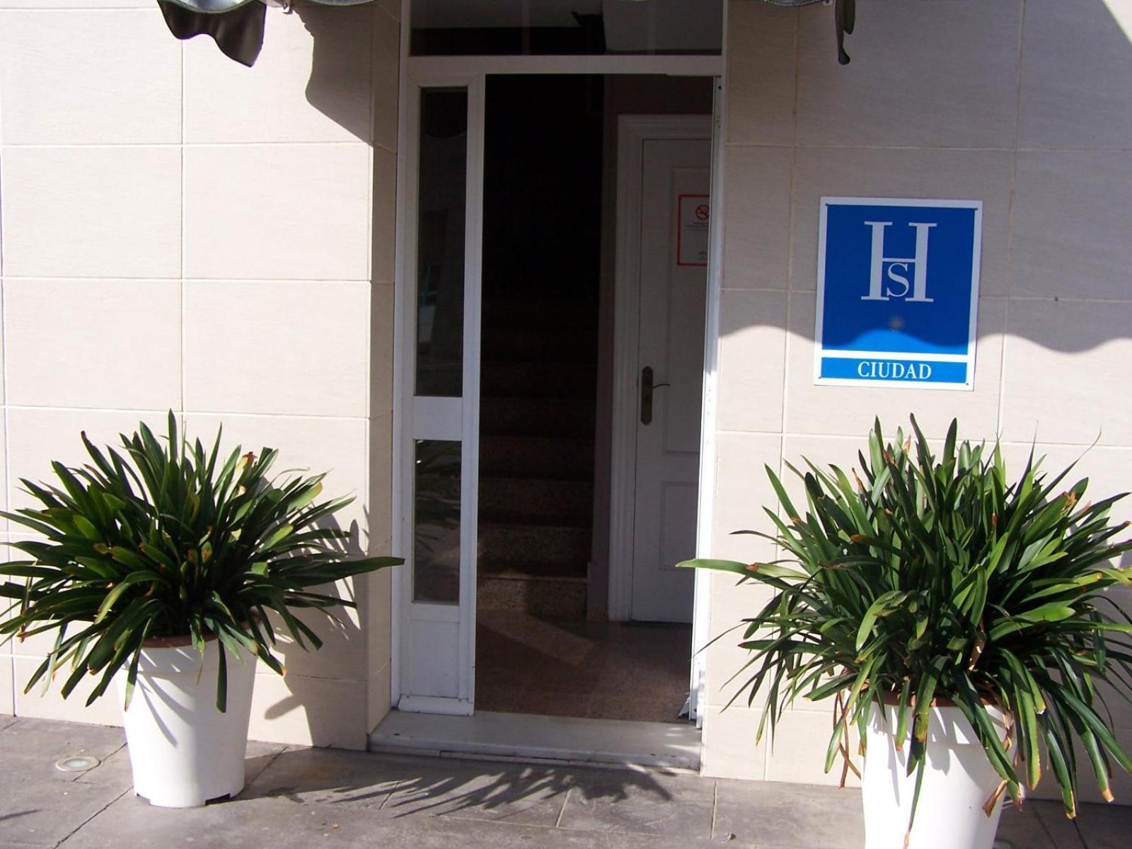 Hostal Sabana San Martín Exteriör bild